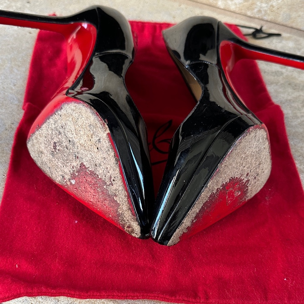 Christian Louboutin Shiny Black Stiletto Heels
Pigalle Plato - Picture 4 of 5